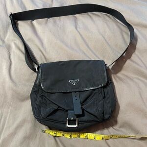 Early 2000s PRADA crossbody- original owner-minimal use. Great buy.💕